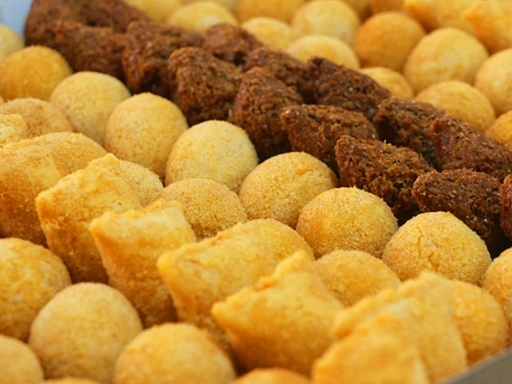 25 Salgadinhos Sortidos + Mantiqueira (500ML) Por R$9,99