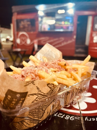 Fritas 300G Com Cheddar e Farofa de Bacon