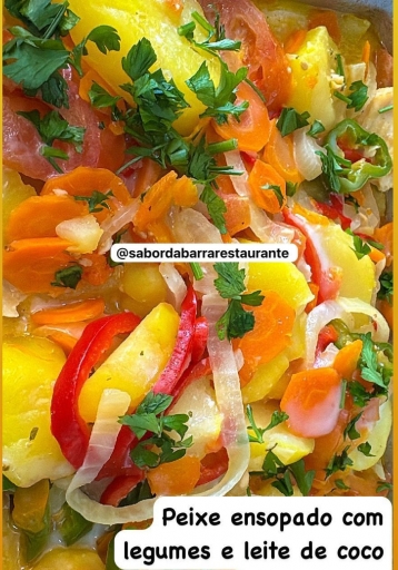 130 Peixe Ensopado Com Leite de Coco - Arroz, Pirão e Salada