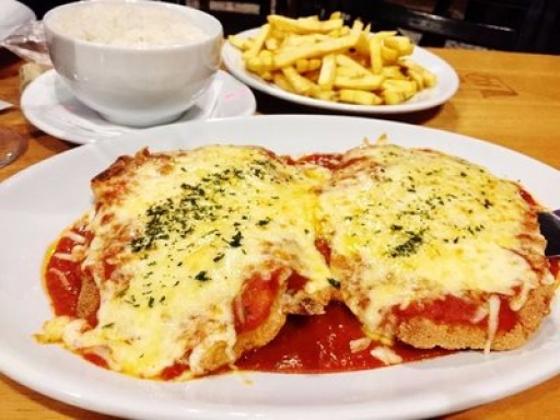 Peixe Panga  Á Parmegiana C/ Molho Especial