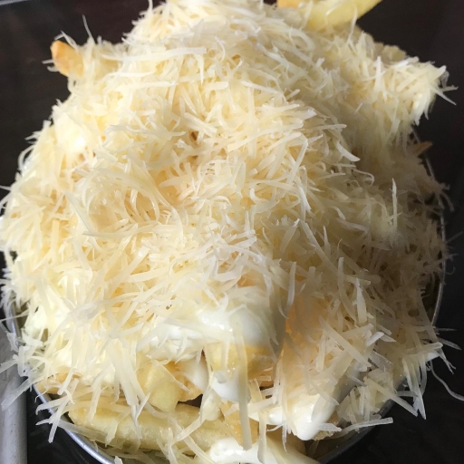 * 1/2 Meia Batata C/ Molho Por R$26,99