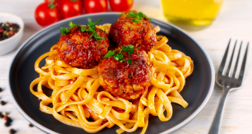 Talharim Artesanal Ao Pomodoro Com Almôndegas