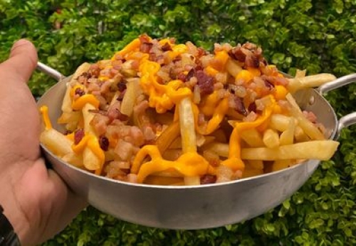 Batata 300G Com Queijo,bacon,cheddar,catupiry e Calabresa (