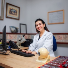 Acercar imagen: Paula Londoño, Oftalmólogo Popayán