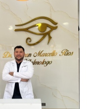 Acercar imagen: Jhean Marcello Ríos Franco, Oftalmólogo Piedecuesta