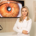 Ana Paola Vargas Baptistella, Oftalmologista Curitiba