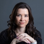 Dra. Thais Helena Moreira Passos