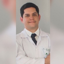 Ampliar imagem: Alcides Lira, Urologista João Pessoa