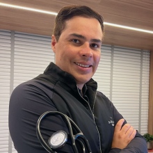 Ampliar imagem: Eslei Judson, Especialista em Clínica Médica Águas Claras