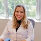 Dra. Carolina Batista Fernandes