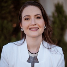 Ampliar imagem: Lorena Furtado, Dermatologista Frutal