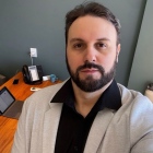 Dr. Gustavo  Freitas 