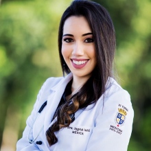 Ampliar imagem: Ingrid Ishii, Pediatra Brasília