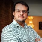 Dr. André Piacentini