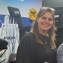Dra. Rúbia Patrícia Simões de Aguiar, Dentista São Vicente