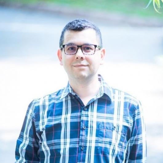 Dr. Carlos Leão