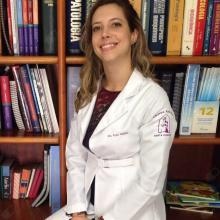 Ampliar imagem: Carla Sola Deponte, Cirurgião plástico Dracena