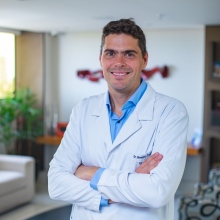 Ampliar imagem: Renato Corradi, Urologista Nova Lima