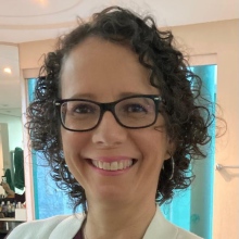 Ampliar imagem: Luciana Leite Pineli Simoes, Médico Acupunturista Goiânia