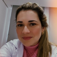 Ampliar imagem: Mariana Montenegro Kuhnert Dourado, Ginecologista Niterói