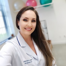 Thelma Cristina Fernandes Monteiro, Fisioterapeuta Joinville