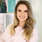 Dra. Caroline Malavasi