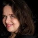 Dra. Lívia Fernandes Monteiro