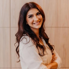 Ampliar imagem: Larissa Alves Emerick, Oftalmologista Vitória