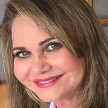 Ampliar imagem: Elaine C. Camargo, Dentista Porto Alegre