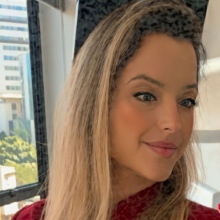 Ampliar imagem: Natalia Bini, Ortodontista Nova Lima