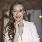 Dra. Ana Mares de Moraes do Vale