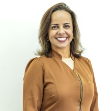 Cristal Fernandez, Dentista Lauro de Freitas