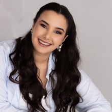 Ampliar imagem: Maria Elisa Meneguetti, Dermatologista Curitiba