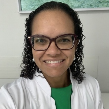 Ampliar imagem: Isabela Cruz, Coloproctologista Salvador