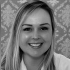 Dra. Aline Vigna Goulart Ternus