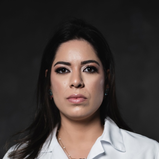 Dra. Larissa Fernandes