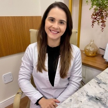 Ampliar imagem: Aline Carbonera, Cardiologista Curitiba