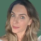 Dra. Júlia Schneider