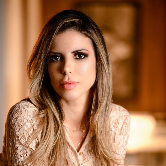 Dra. Luanna Caires Portela