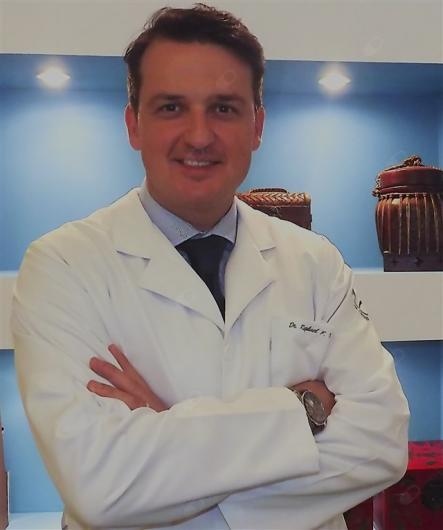 Dr. Raphael F. Vesterman Alcalde