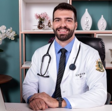 Ampliar imagem: José Vitor B. Vitoi, Médico clínico geral São João Nepomuceno