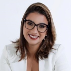 Dra. Julia Ferraz Furtado