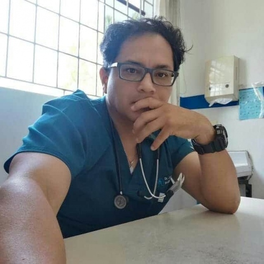 Dr. Juan Alexis Ampuero Espinoza