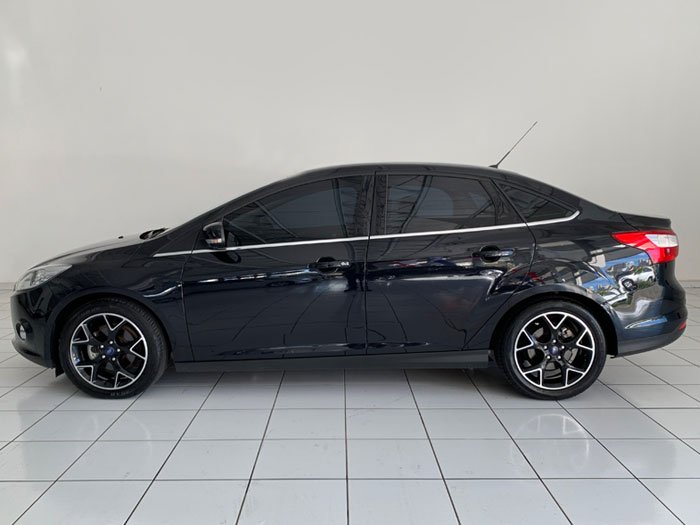 FORD - FOCUS SEDAN
