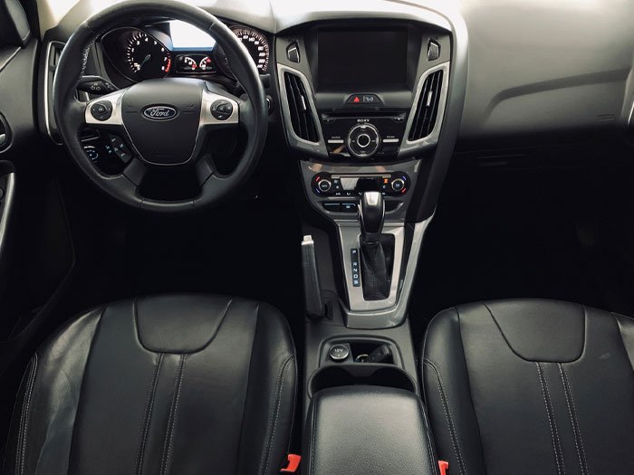 FORD - FOCUS SEDAN