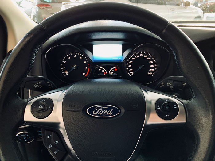 FORD - FOCUS SEDAN