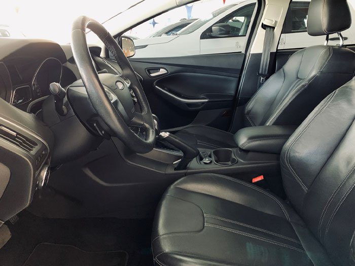 FORD - FOCUS SEDAN