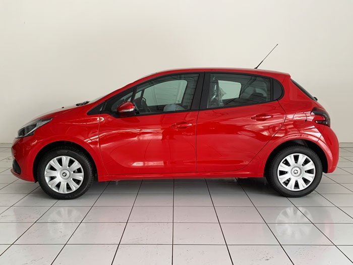 PEUGEOT - 208
