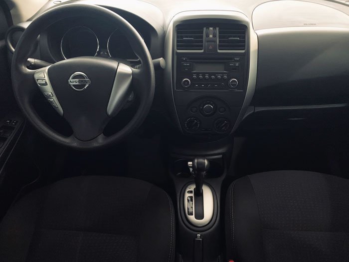 NISSAN - VERSA