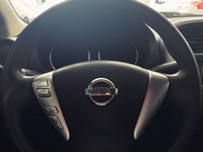 NISSAN - VERSA